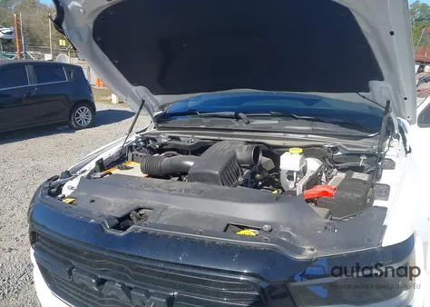 2021 Ram 1500 Laramie 4X4 5'7 Box z USA, uszkodzony, nr VIN 1C6SRFJT4MN738300